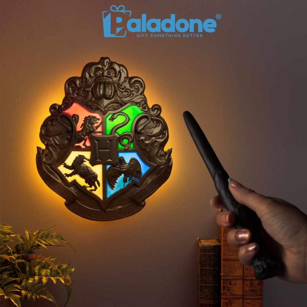 Paladone Harry Potter Crest Light with Wand Remote